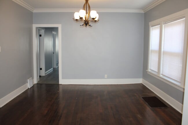 Building Photo - 1625 S 60th Ct