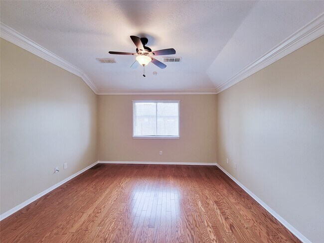 Building Photo - 3014 Millers Oak Ln