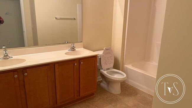 Building Photo - RATE DROP ALERT! (was $2100/month)