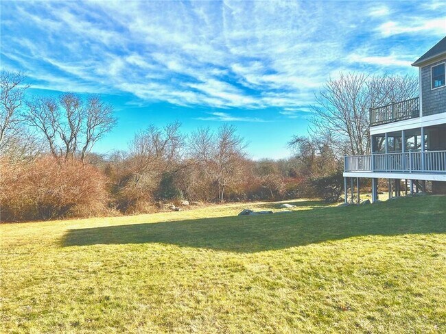 Building Photo - 123 Border Ave