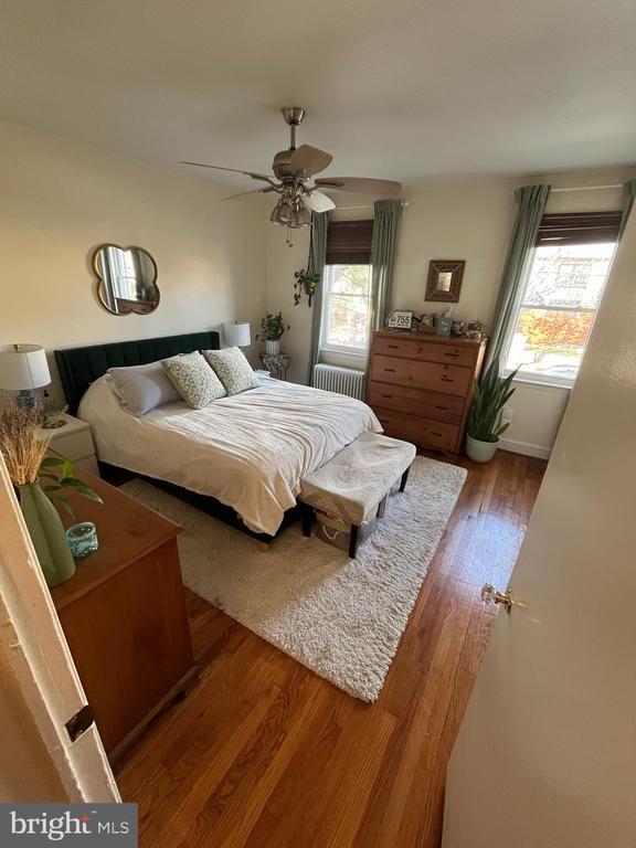 Building Photo - 717 Kearny St NE