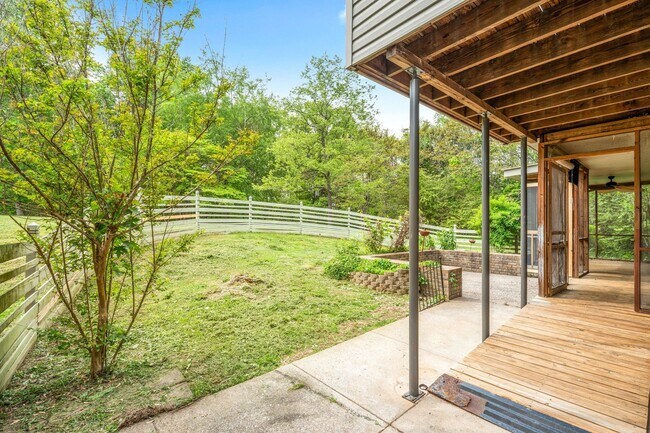 Building Photo - 108 Rolling Meadow Dr