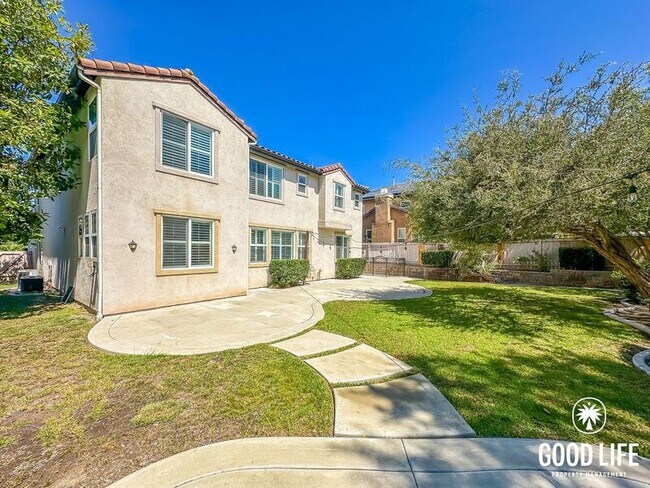 Building Photo - 823 Scenic Terrace Pl