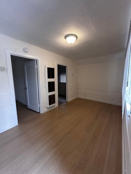 Building Photo - 722 S Magnolia Ave