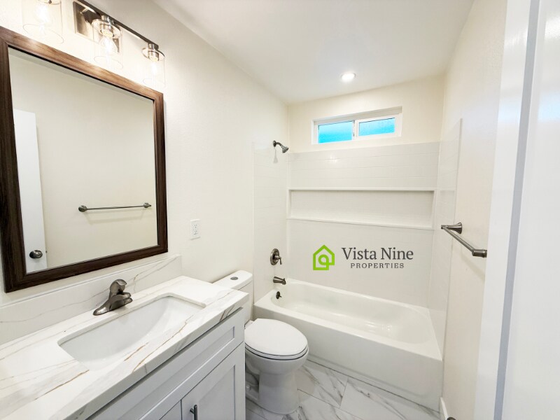 Building Photo - 665-669 Townsite Dr