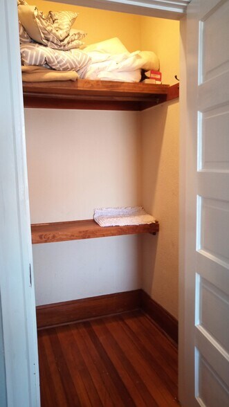 Building Photo - 2415 N Vine St