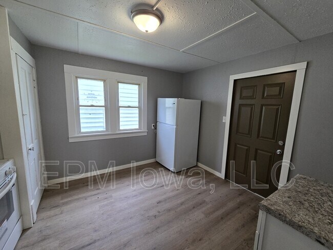 Building Photo - 716 Fowler St