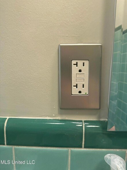 Building Photo - 3564 Cowan Pl