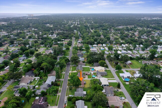 Building Photo - 1706 Western Rd