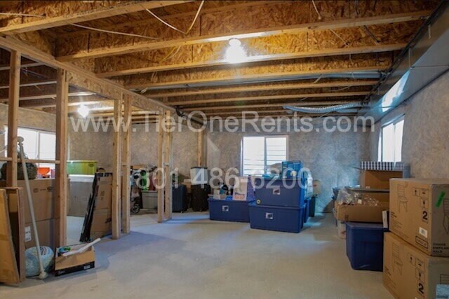Building Photo - This property offers a NO DEPOSIT option a...
