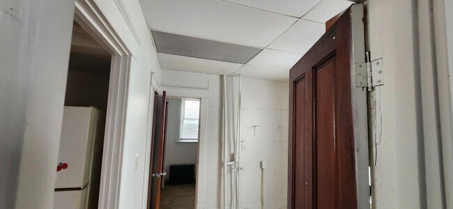 Building Photo - 3BR | 1BA | First-Floor Unit with Garage & Fenced Yard – Michigan City