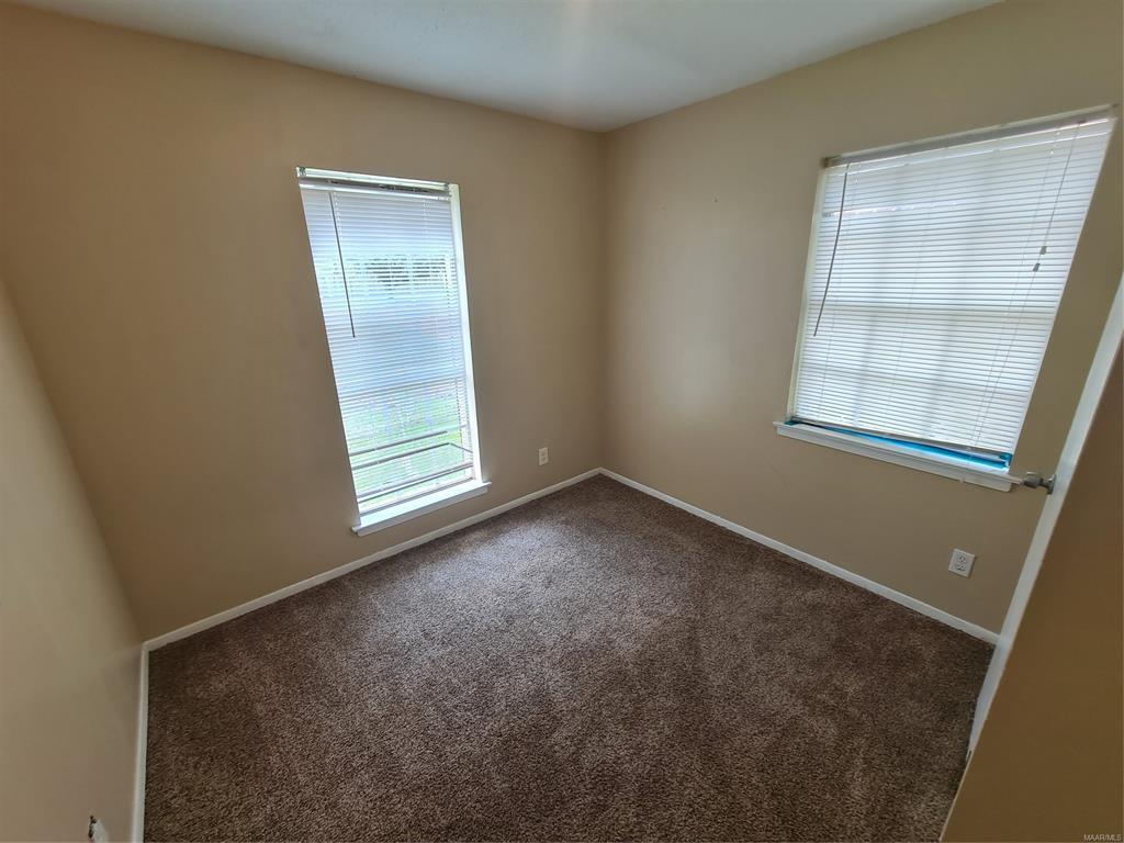 Building Photo - 3024 Cross Creek Dr