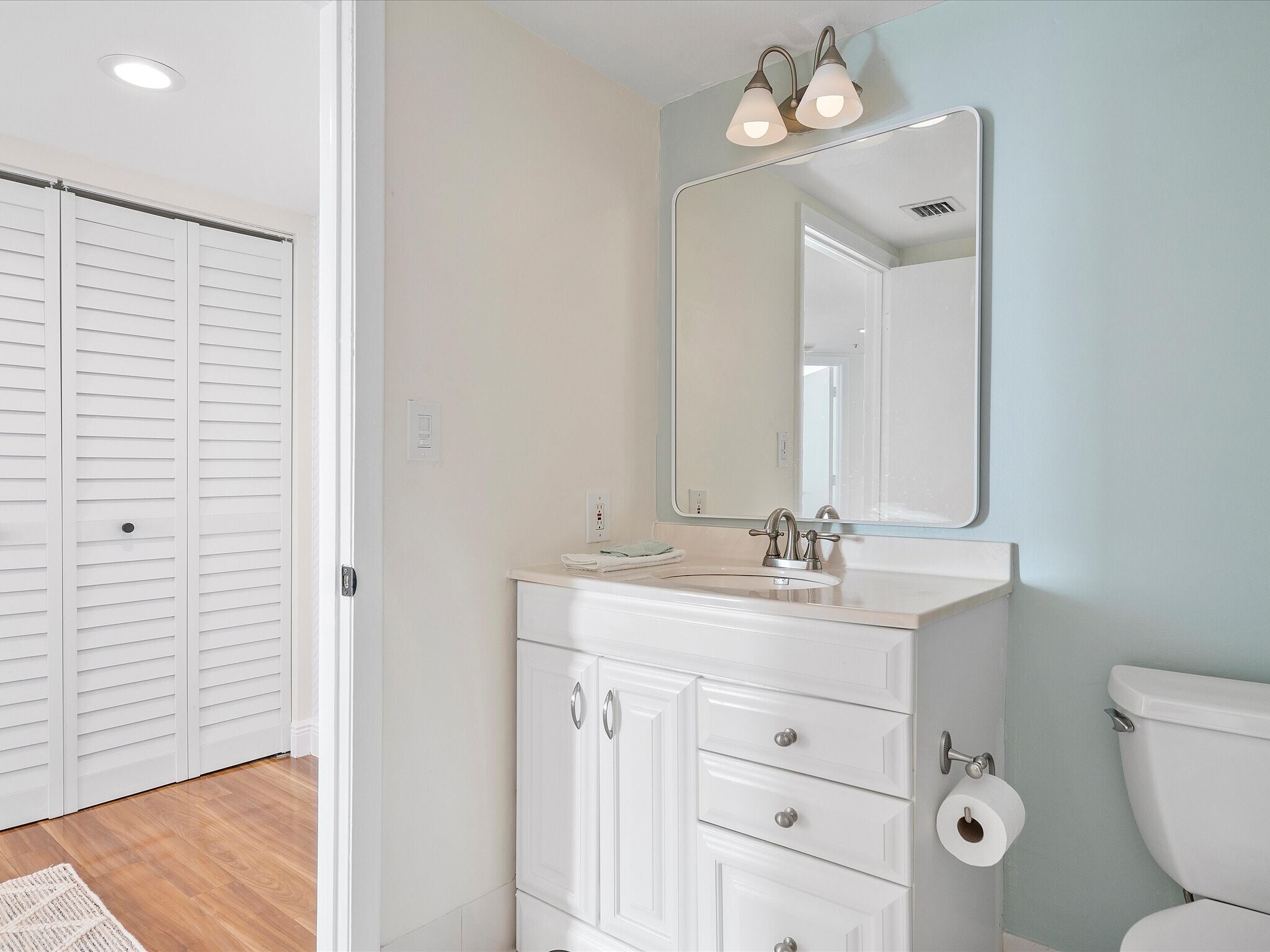 Building Photo - 650 West Ave