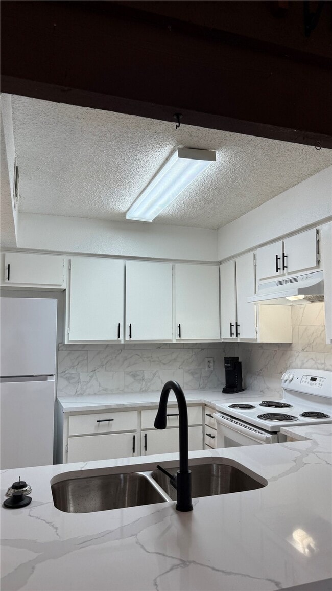 Building Photo - 12922 Wirevine Ln