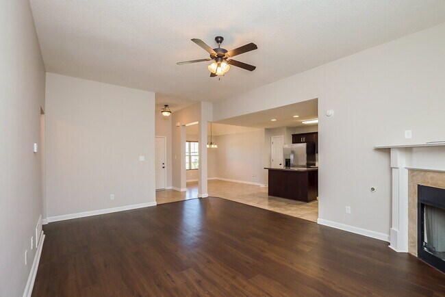 Building Photo - 7892 Ridgedale Dr