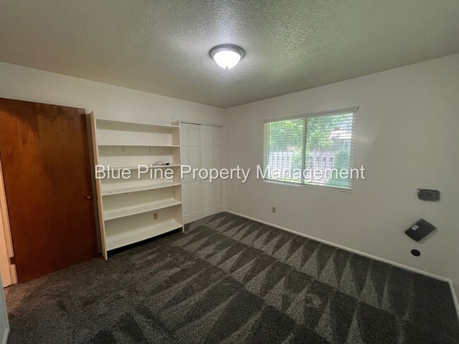 Building Photo - 1820 Avalon St