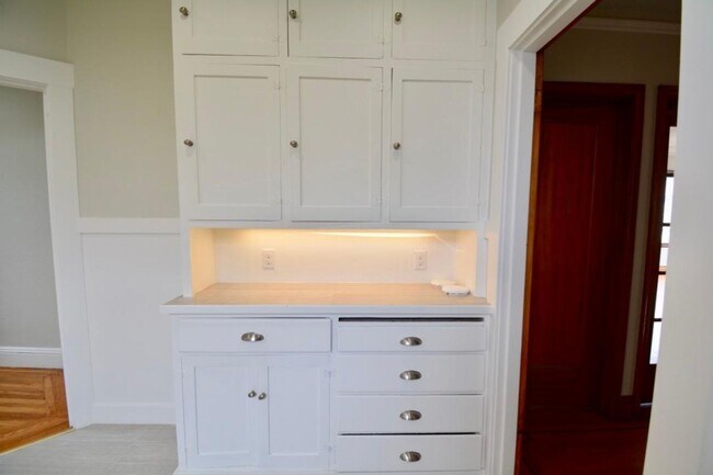 Building Photo - Beautifully Restored, Historic 3 BR + Bonus Room | 1 BA home in the Parkside/Sunset District