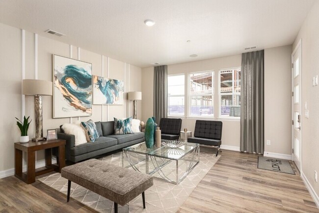 Building Photo - Gorgeous Townhome at Victory Ridge!