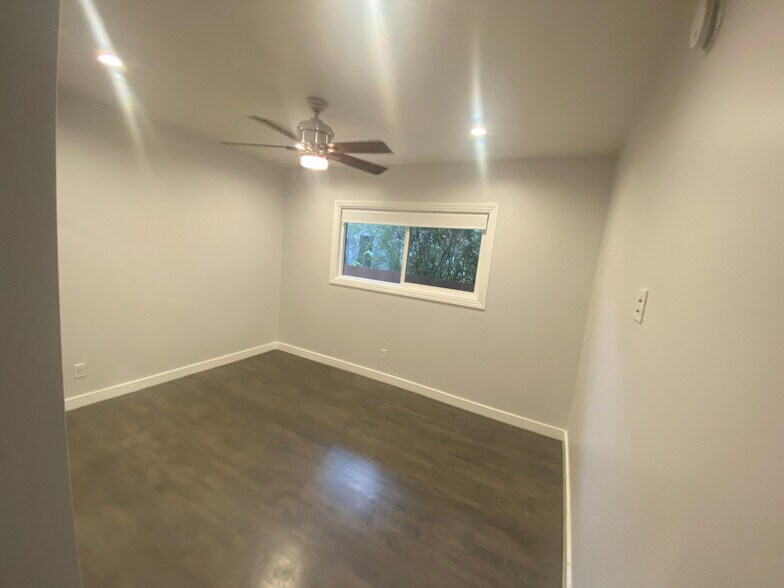 Building Photo - 505 N Alfred St