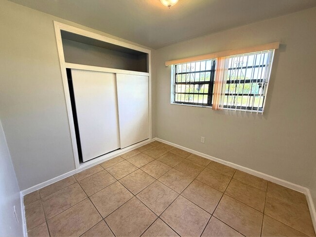 Building Photo - 20520 NW 24th Ct