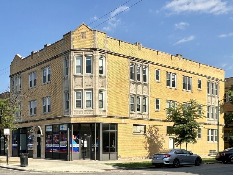 Primary Photo - 3533 W Fullerton Ave