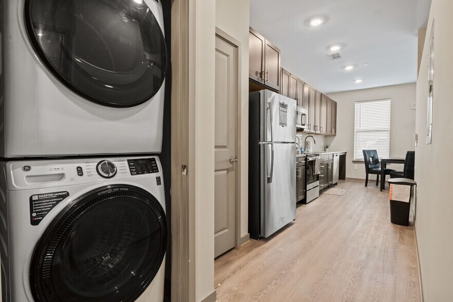 Building Photo - 1607 Centennial Park Blvd