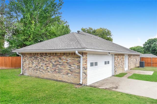 Building Photo - 5401 Edgewater Cir