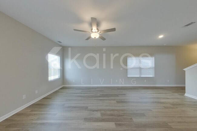 Building Photo - 948 Silent Barge Cv