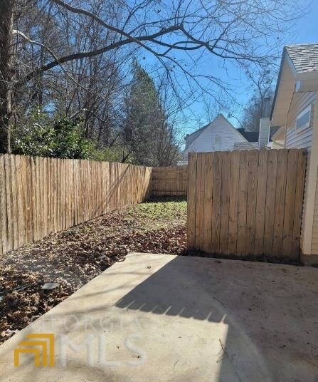 Building Photo - 15 Forest Ln