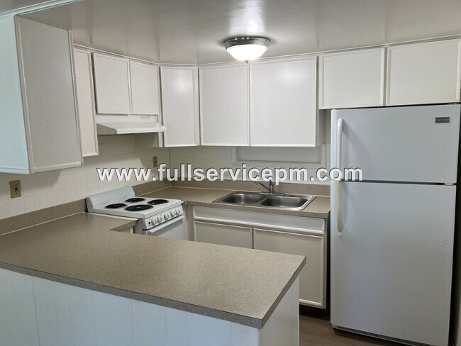 Building Photo - 9101 Corbin Dr