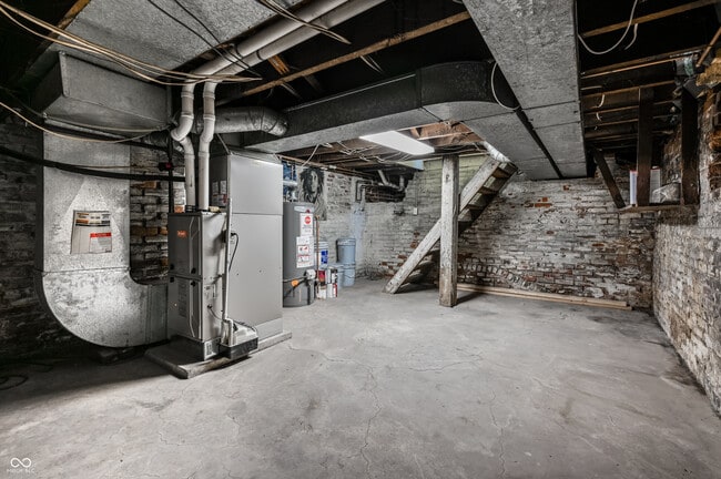 Building Photo - 312 N College Ave