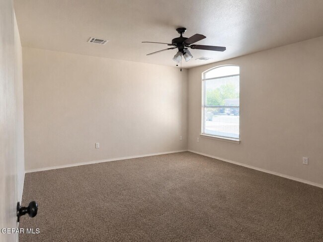 Building Photo - 12871 Hidden Grove Dr