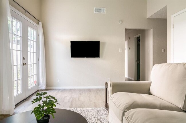 Building Photo - 1212 Bonnie Brae St