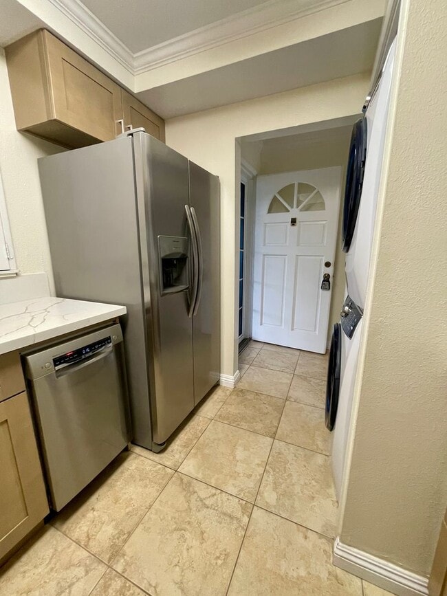 Building Photo - Upgraded Townhome at Hokulani in Kailua