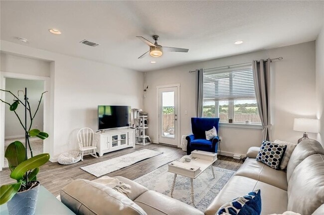 Building Photo - 13401 Baileyfield Dr