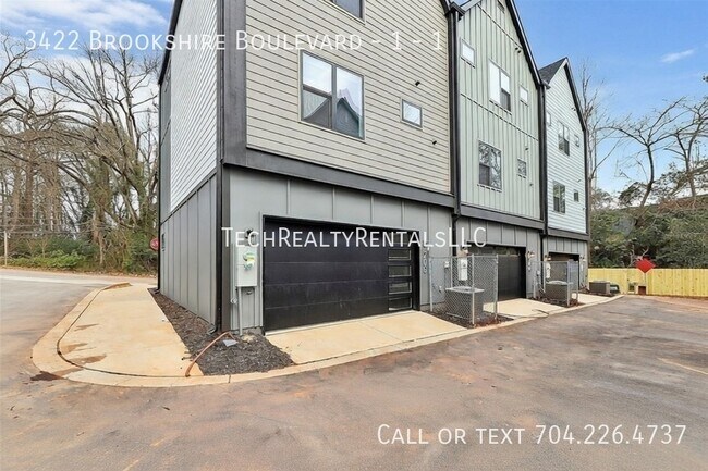 Building Photo - 3422 Brookshire Blvd