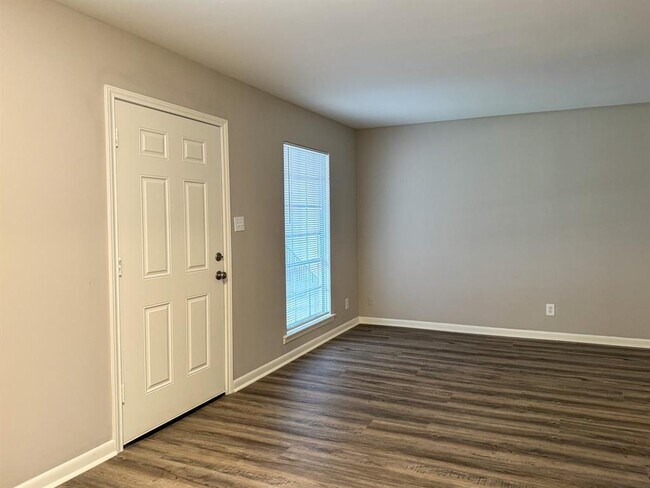 Building Photo - 2101 6th St N