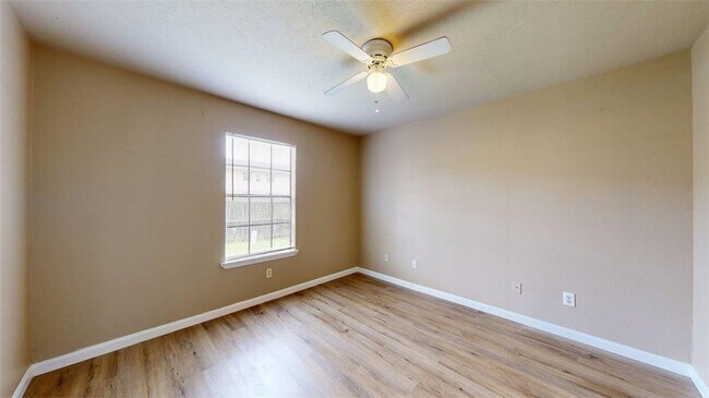 Building Photo - 805 San Pedro Dr