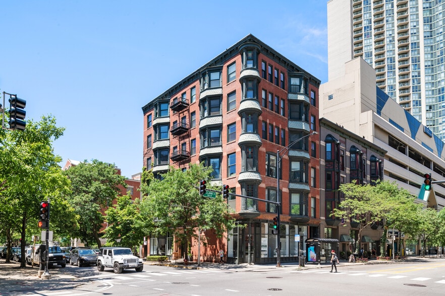 104 West Oak Street - 104 W Oak St