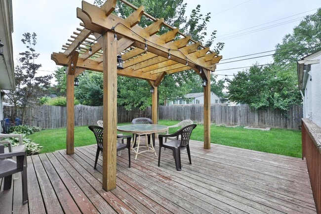 Building Photo - 714 Island Ct