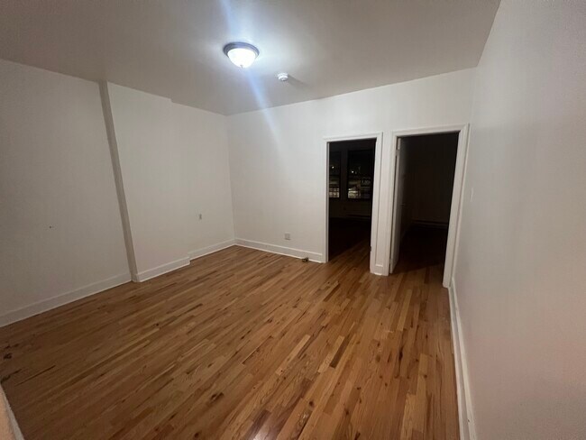 Building Photo - 1006 Bergen St