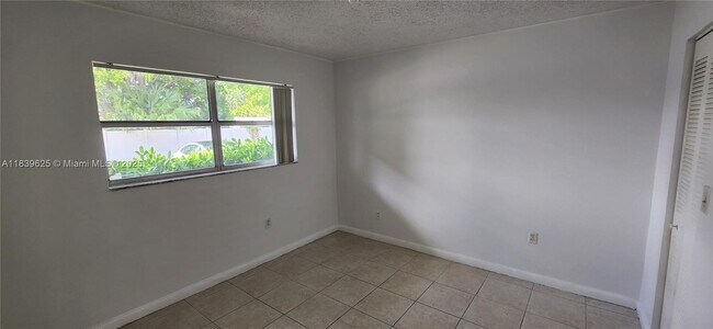 Building Photo - 7321 NW 85th St