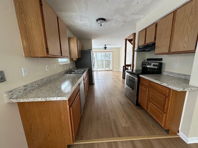 Building Photo - 5336 Bonner Dr