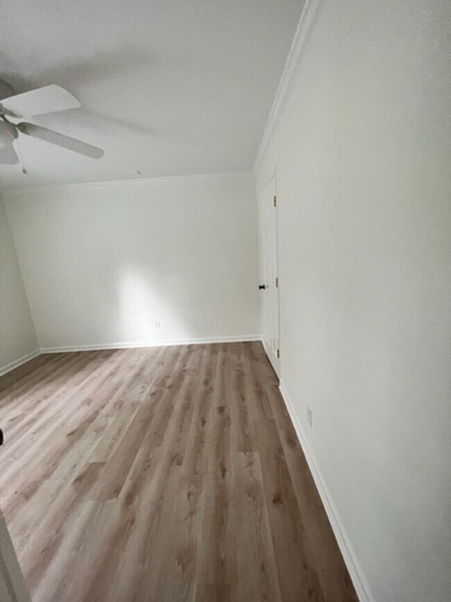 Building Photo - Three Bedroom in Ridgeland