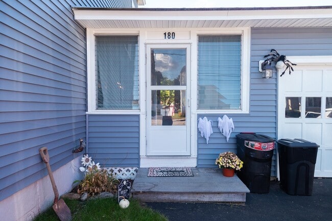 Building Photo - 180 Highland St