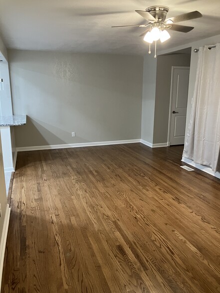 Building Photo - 1821 Lark Bunting Ln