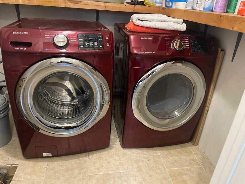 Washer/Dryer - 4922 Baylor Dr
