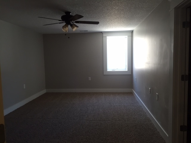 Building Photo - ATTENTION STUDENTS: 4 BEDROOM DOWNTOWN APA...