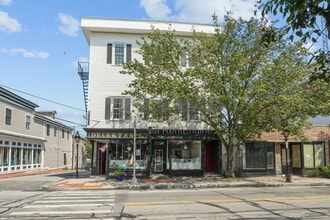 Building Photo - 500 Main St