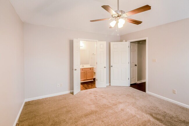 Building Photo - 4490 Shadow Glen Cove